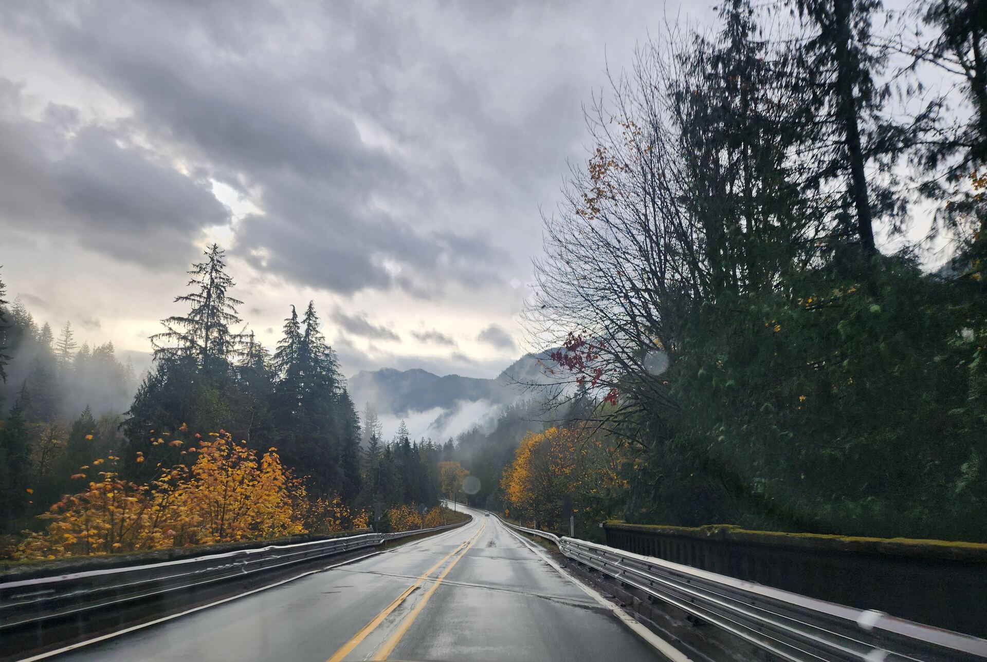 Cascades canyon road